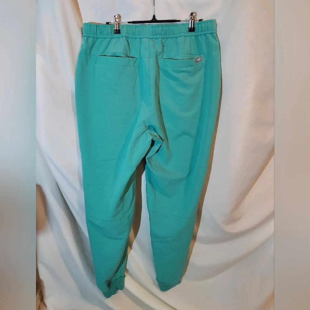 Figs Men's Surgical Green Technical Collection Jogger Scub Pants - XL